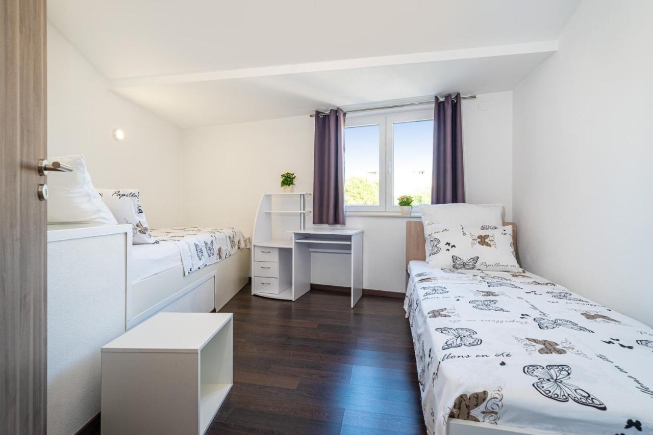 Holiday House With A Parking Space Nin, Zadar - 18143 Luaran gambar